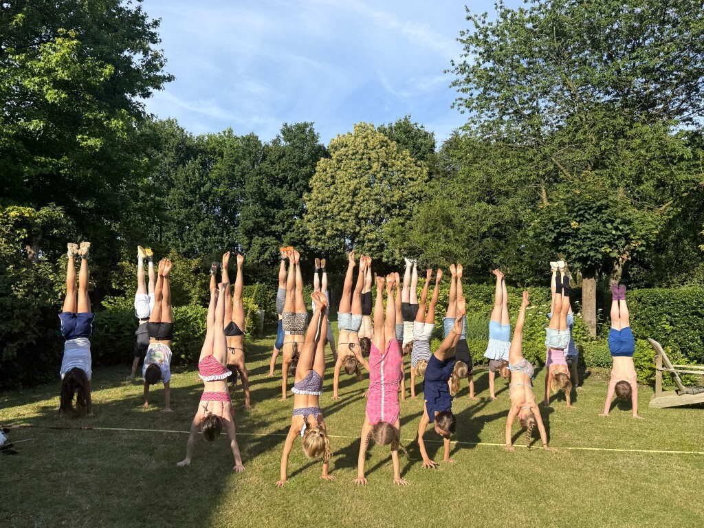 BBQ wedstrijdgroep 1 handstand LS