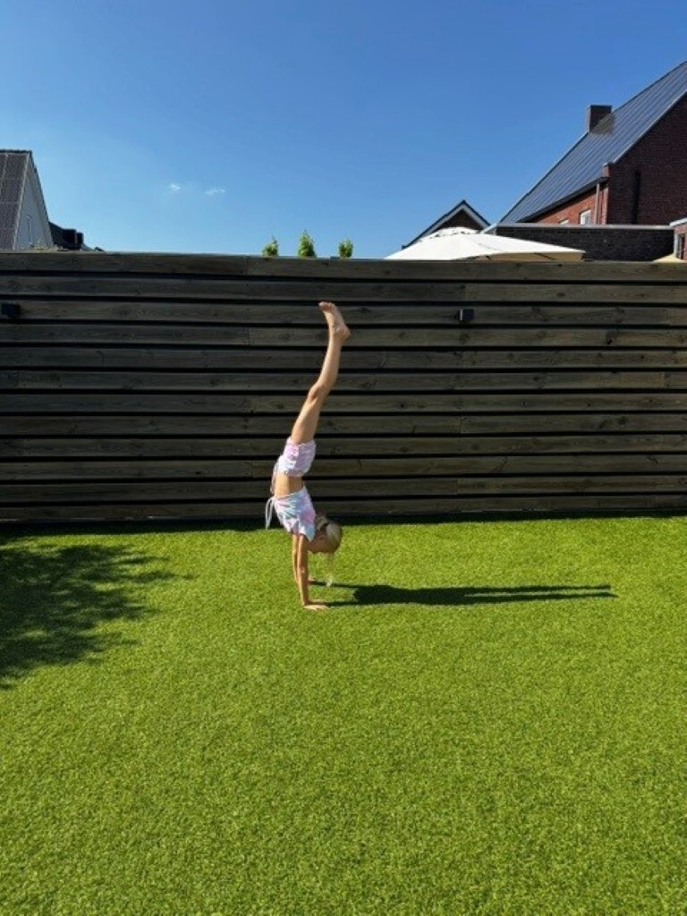 Leah s Handstand PT